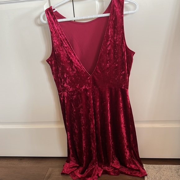 NWT H&M velvet dress size 12 - Picture 2 of 4